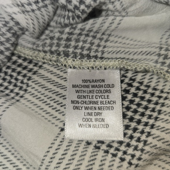 Great Northwest Indigo Sleeveless Button-Down Top Black & White Plaid Size 1X - Picture 6 of 6